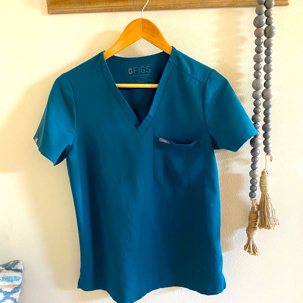 Figs Caterina one pocket scrub top